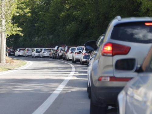 SAVJETI ZA VOZAČE: Pet znakova da se auto sprema za ozbiljan kvar