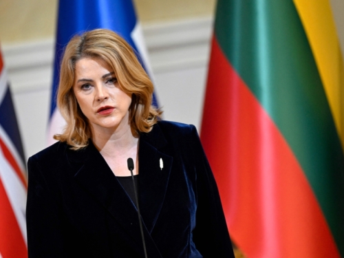 UKRAJINSKI DRONOVI 'SRUŠILI' VLADU: Premijerka Latvije podnijela ostavku - 'Odlazim, ali ne odustajem!'