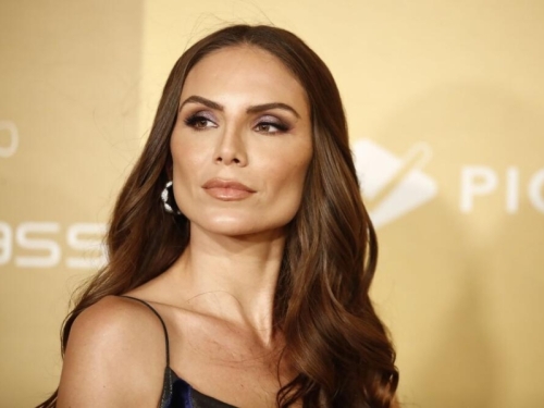 FESTIVAL U CANNESU: Nina Seničar pojavila se u haljini koja briše granicu između luksuza i provokacije (FOTO)