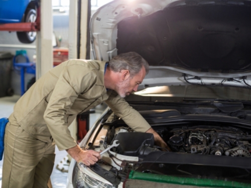 NE RADITE OVO SVOM AUTOMOBILU: Tu grešku s uljem prave mnogi