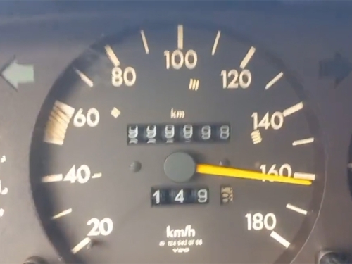 NJEMAČKA LEGENDA SRUŠILA REKORD: Pogledajte kako je kultni Mercedesov model stigao do milion kilometara...