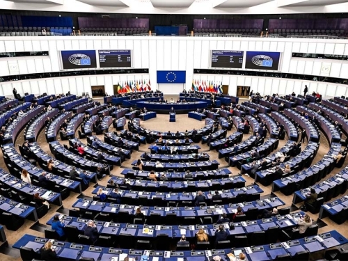 BURNO U EUROPSKOM PARLAMENTU: Stigao poziv na istragu masakra učenica u Iranu...
