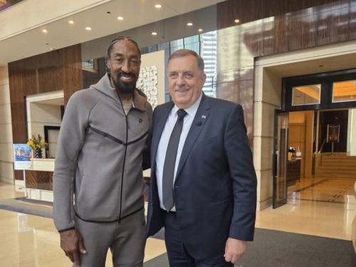 DODIK OBJAVIO FOTOGRAFIJU IZ AMERIKE: Slikao se s legendom NBA lige