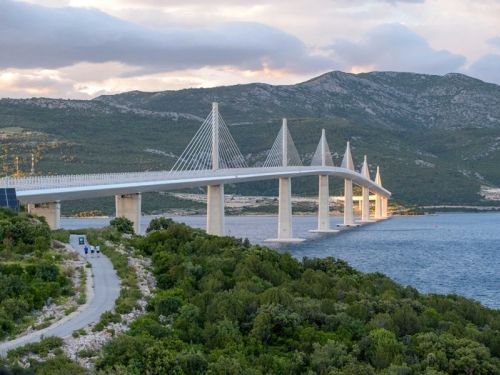 SAMO ČETIRI GODINE NAKON OTVARANJA: Kreće sanacija Pelješkog mosta, otkrivene pukotine na stubovima