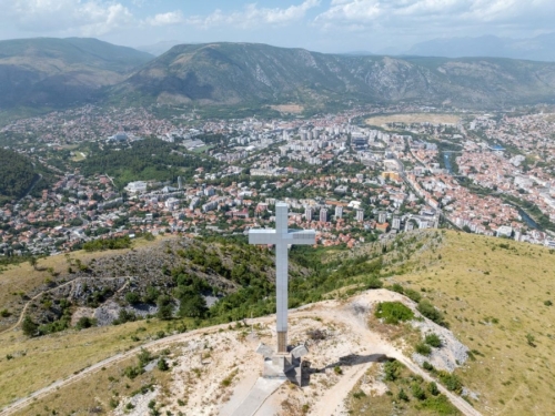 INSPEKCIJA ISTRAŽUJE MILENIJSKI KRIŽ U MOSTARU: Traže dozvole i dokumentaciju