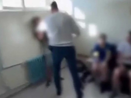 MUP KANTONA SARAJEVO U AKCIJI: Uhapšen nastavnik koji je tukao učenika u osnovnoj školi u Sarajevu