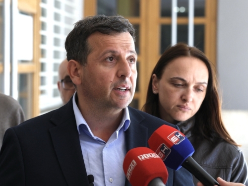 VUKANOVIĆ DIREKTNO PITA: 'Stanivuković i dalje napada Blanušu i pokušava mu 'skinuti glavu', zbog čega to SDS trpi?'