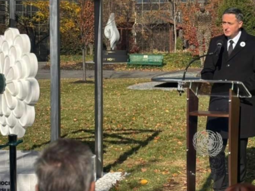 'CVIJET SREBRENICE PRED OČIMA CIJELOG SVIJETA': Bećirović se oglasio snažnom porukom