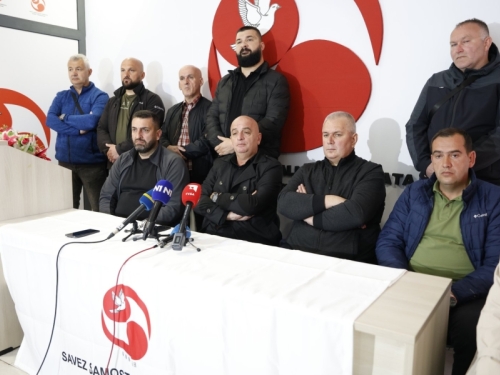 VLADA KS NA POTEZU: Sindikat komunalne privrede KS diže glas i najavljuje proteste (FOTO)