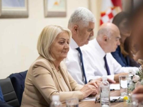 ČOVIĆEV HNS PRIJETI: 'Bez dogovora tri naroda nema stabilne BiH!'