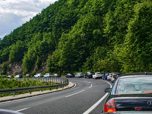 HIT NA INTERNETU: Kako vozači komentarišu kilometarske kolone i gužve u Konjicu...