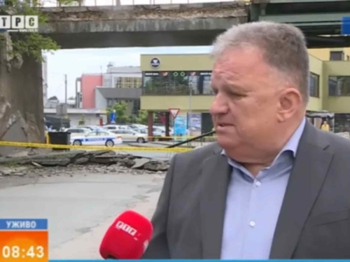 OGRADA NA MOSTU U GRADIŠKI SE NIJE SAMA SRUŠILA?: Pogledajte 'neopreznu' izjavu gradonačelnika Zorana Amidžića (VIDEO)