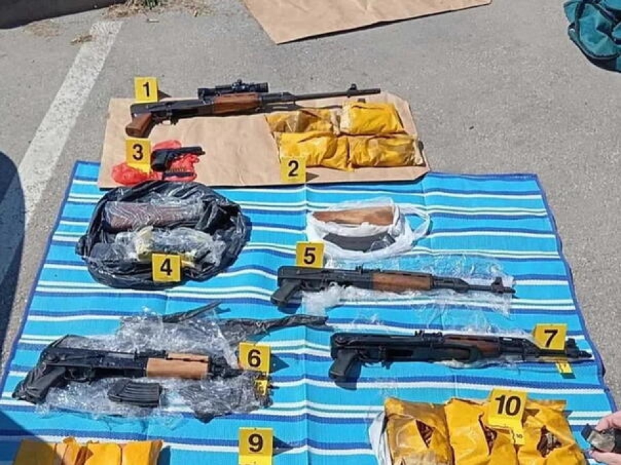 SIPA IZVELA VELIKU AKCIJU: U Banjoj Luci otkriven arsenal vojnog naoružanja, uhapšena jedna osoba (FOTO)