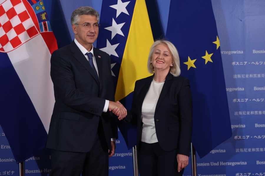 'SB' NA LICU MJESTA: Andrej Plenković stigao u Sarajevo na s