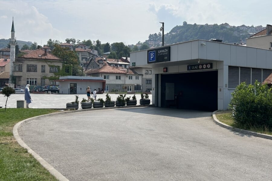 BEZOBRAZNO SKUPO: Parking u centru Sarajeva dostigao nevjerovatnih 5 KM po satu