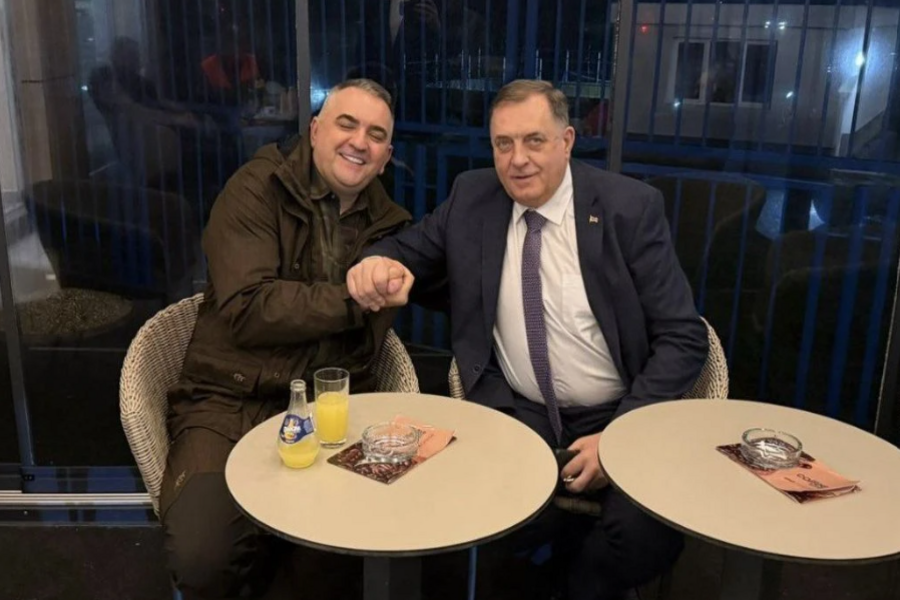 POLITIČKA SATIRA: 'Kum Mile nije dugme, ali ni kumić Igor nije dugmić!'