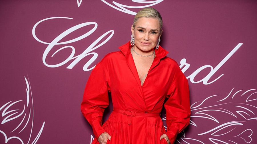 SVJETSKI MEDIJI BRUJE O YOLANDI: Majka Gigi i Belle Hadid se zaručila u 62. godini
