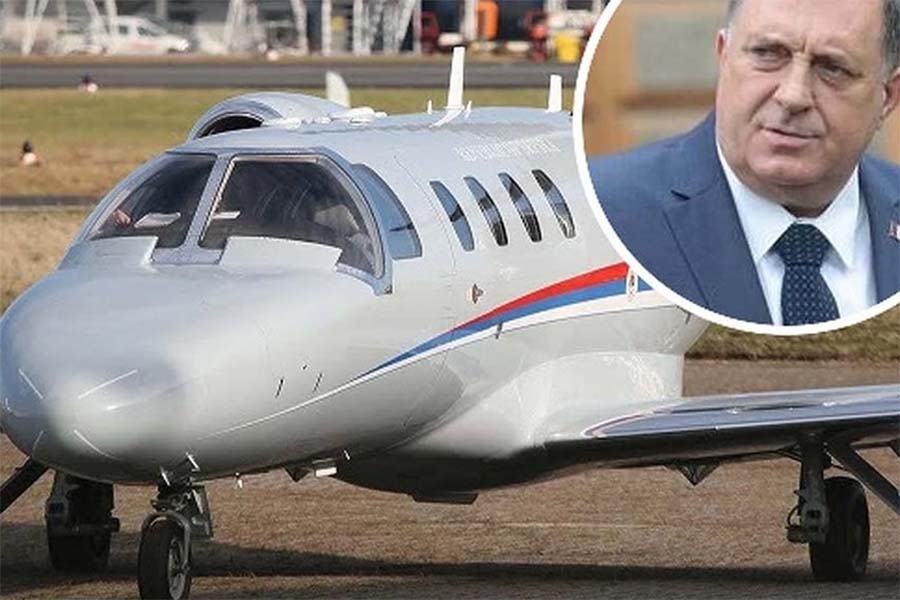 VIC DANA: Vozili se u avionu Dodik, Putin i Trump, a kad su otkazali motori, dogovoriše se da glasaju ko će uzeti jedini padobran…