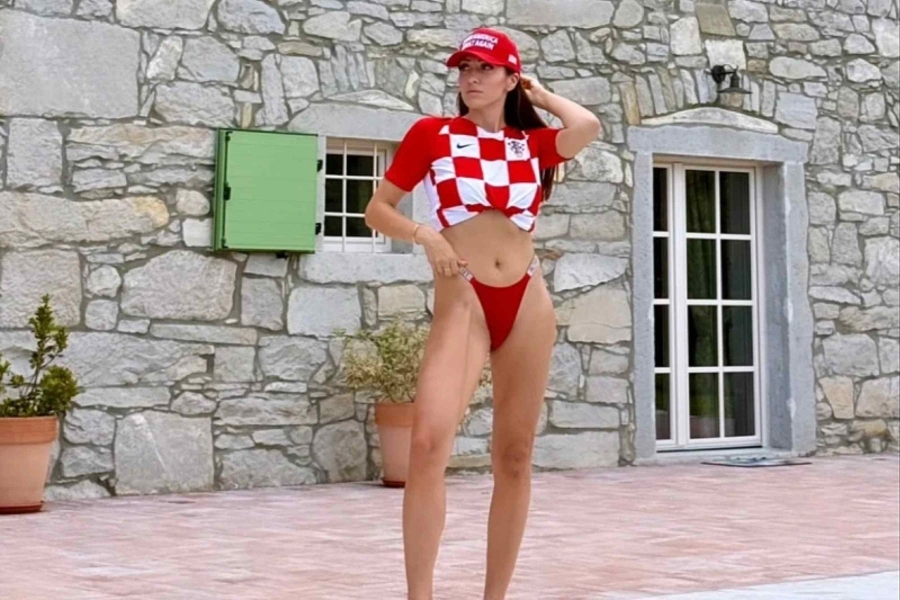 'SRCE VATRENO': Hrvatska influenserica Hana Hadžiavdagić pozirala uoči utakmice sa Panamom! (FOTO)