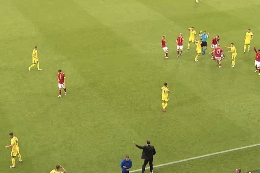 JEZIVA DRAMA NA STADIONU U ODENSEU: Christian Eriksen se pon