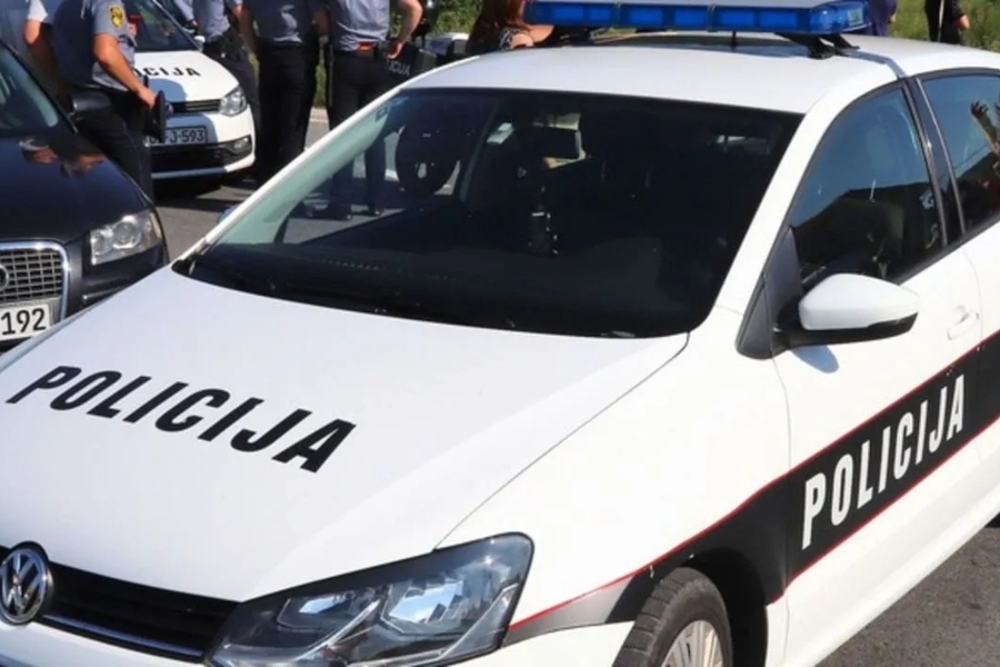 SKANDAL NA GRANICI: Policijski šef koristio službeni kombi za selidbu na Pelješac