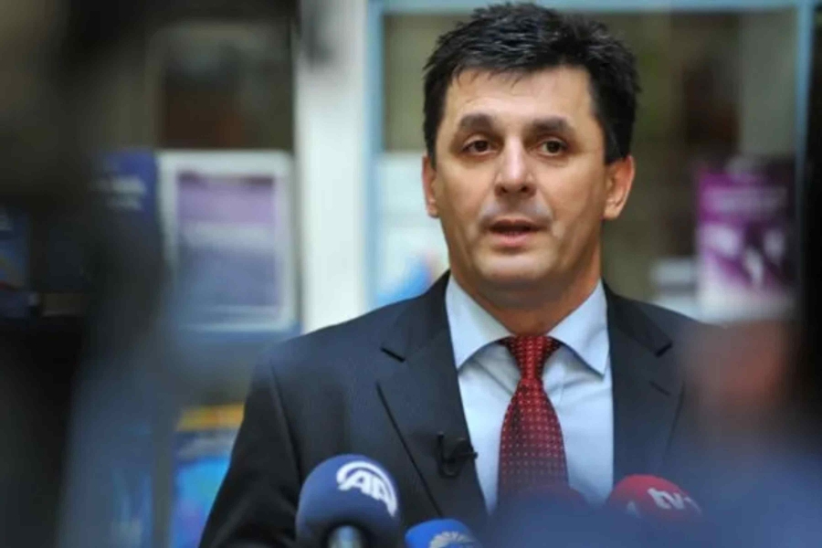 KOMENTAR PROFESORA LAVIĆA: Politička partija ne predstavlja narod ili jednu narodnu grupu!