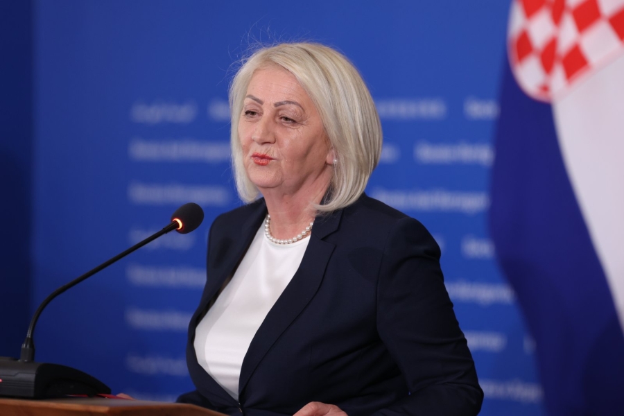 BURNO OBRAĆANJE BORJANE KRIŠTO: Četiri puta nam je uzurpiran