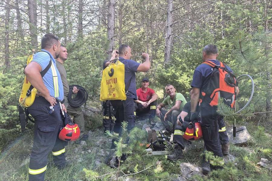DRAMA U HERCEGOVINI: Bjesni veliki šumski požar, očekuje se pomoć iz zraka...