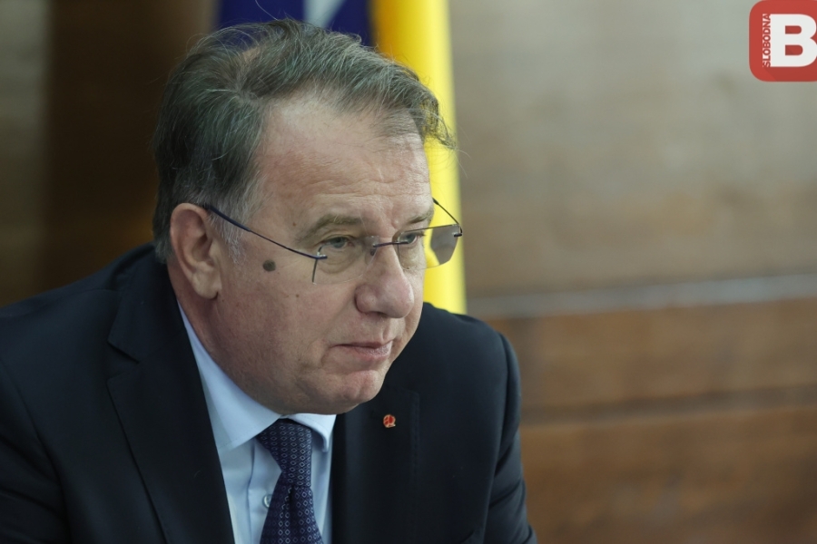 NIKŠIĆ NAKON USVAJANJA ZAKONA O NOVOJ ŽELJEZARI ZE