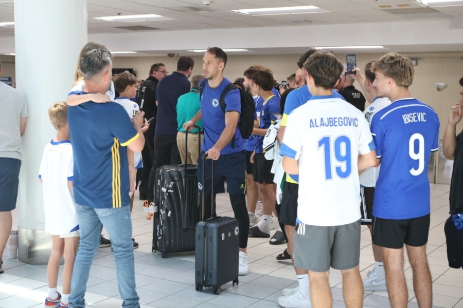 DOČEKAO IH VELIKI BROJ FANOVA: Reprezentacija BiH doputovala u St. Louis