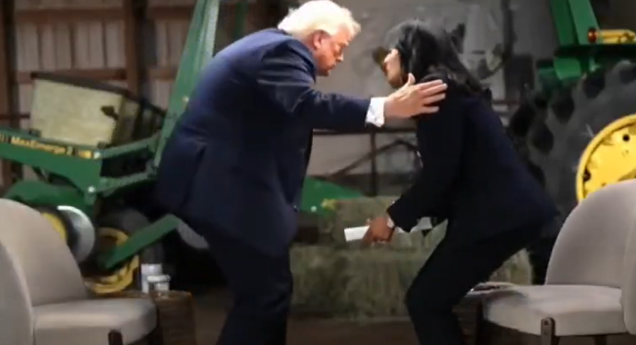 NEVIĐENI HAOS PRED KAMERAMA: Donald Trump brutalno izvrijeđa