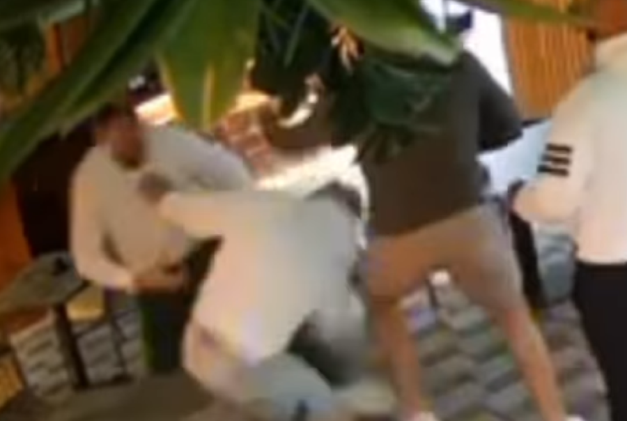 'ŠTA JE, PI***TINE, SAM SAM DOŠAO': Nevjerovatan snimak MMA 
