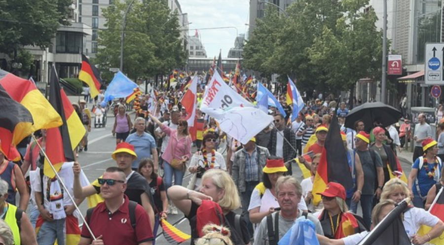 PROKLJUČAO BERLIN: Hiljade na ulicama traže hitnu ostavku ka