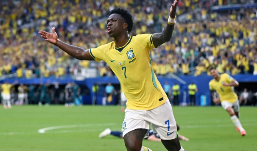 ON JE NOVI KRALJ BRAZILA: Ušutkao kritičare i stao uz rame Ronaldu i Romariju