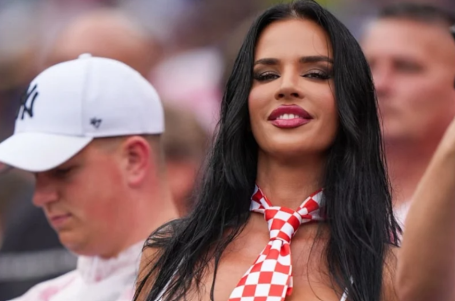 'SPREMI SE': Najseksepilnija navijačica Vatrenih nakon pobjede Hrvatske poslala poruku Ronaldu