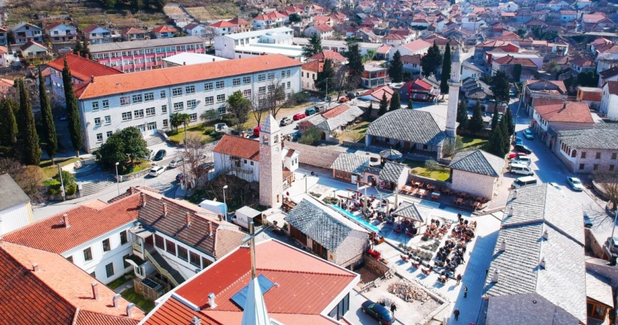 MUNDIJALSKA GROZNICA BRIŠE PODJELE: Na ulicama Stoca zajedno