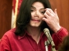 BIO JE MAJSTOR MEDIJSKE MANIPULACIJE: Zašto je Michael Jackson zapravo nosio traku na nosu?