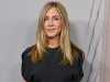 HOLIVUDSKA ZVIJEZDA U CENTRU PAŽNJE: Aniston zablistala u sofisticiranom izdanju koje laska figuri