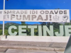 'VUČIĆU, SMRADE, ODLAZI ODAVDE': Širom Crne Gore osvanuli transparenti protiv predsjednika Srbije (FOTO)