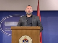 TOTALNI SLOM VUKANOVIĆEVOG POKRETA, SAVANOVIĆ SVE OGOLIO: 'Izradio me i povrijedio, ljudi se izbacuju SMS porukama, a pare krije'