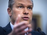 HEGSETH S(V)E ISKRCAO U NORMANDIJI: 'Kada ćete poduzeti nešto protiv invazije na svojim obalama?'