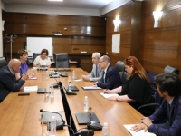 DOK MU PIC TRAŽI NASLJEDNIKA SCHMIDT I DALJE RADI: Posjetio je CIK i dao im veliko obećanje