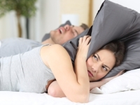 STRUČNJACI UPOZORAVAJU. Ukoliko često hrčete u snu – ovo trebate znati...