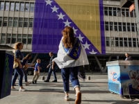 BRITANSKI GUARDIAN PIŠE O BiH: 'Ljiljan se vraća na ulice bh. gradova. Iza dresova i zastava krije se priča o narodu koji je izgubio strpljenje'