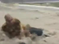 LJUDI SU SPAŠAVALI ŽIVU GLAVU: Stravične poplave pogodile evropsku državu, voda odnosila i ljude i automobile (VIDEO)