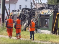 STRAVA U BERLINU: Tramvaj se prepolovio nakon što je iskočio iz šina, povrijeđeno 20 ljudi (FOTO/VIDEO)