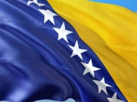 KREĆE U PETAK IZ TUZLE: Pravi se najveća zastava Bosne i Hercegovine, raširit će se po bh. gradovima...
