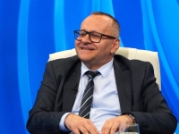 SALEM EF. DEDOVIĆ IMA PORUKU ZA EDHEMA BIČAKČIĆA I NJEGOVOG JARANA ČOVIĆA: 'Bojimo se truhlih kompromisa i truhle relaksacije, nikad Bošnjaci neće biti cvijeće' (VIDEO)