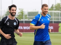 TRENING U TORONTU OTKRIO STANJE U SELEKCIJI: Edin Džeko je ponovo u kopačkama, drugi Zmaj ranije završio trening (VIDEO)