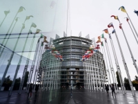 EU PARLAMENTARCI OSUDILI SARADNJU RS S RUSKIM ZVANIČNICIMA: Žale zbog ostavke Schmidta
